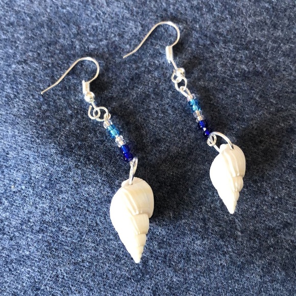 New Handmade Boho Blue Beaded Ocean Shell ๐ Earrings - Picture 4 of 5